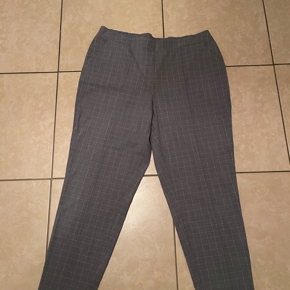 Nine West Women's Gray Checkered Trousers